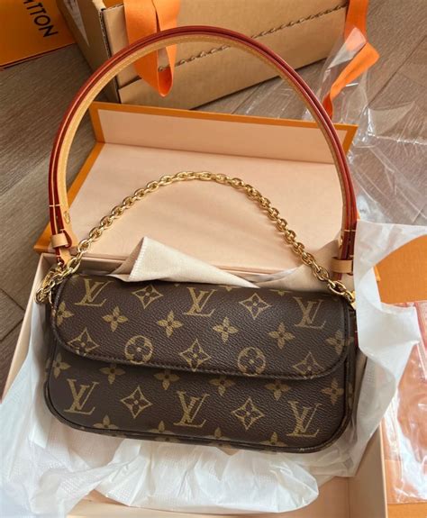 louis vuitton ivy bag.